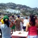 Tomando fotos de las Casas de los Famosos B