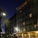 Fachada nocturna
