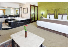 Img - Master suite Jacuzzi