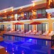 Caribbean Paradise alberca de noche