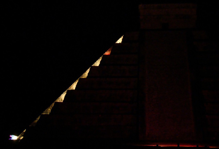 Serpiente en escaleras de El Castillo