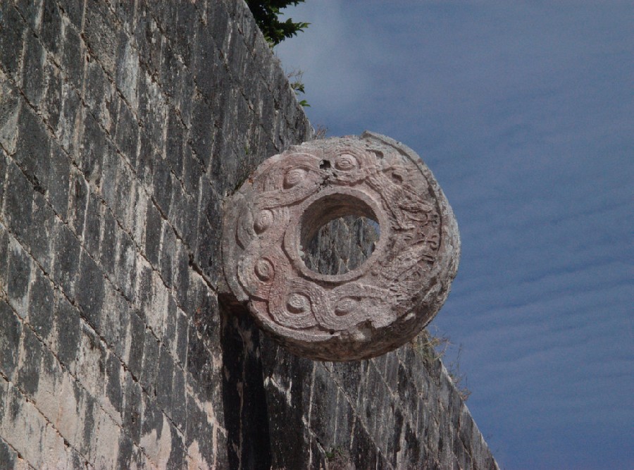 Aro de piedra del Juego de Pelota