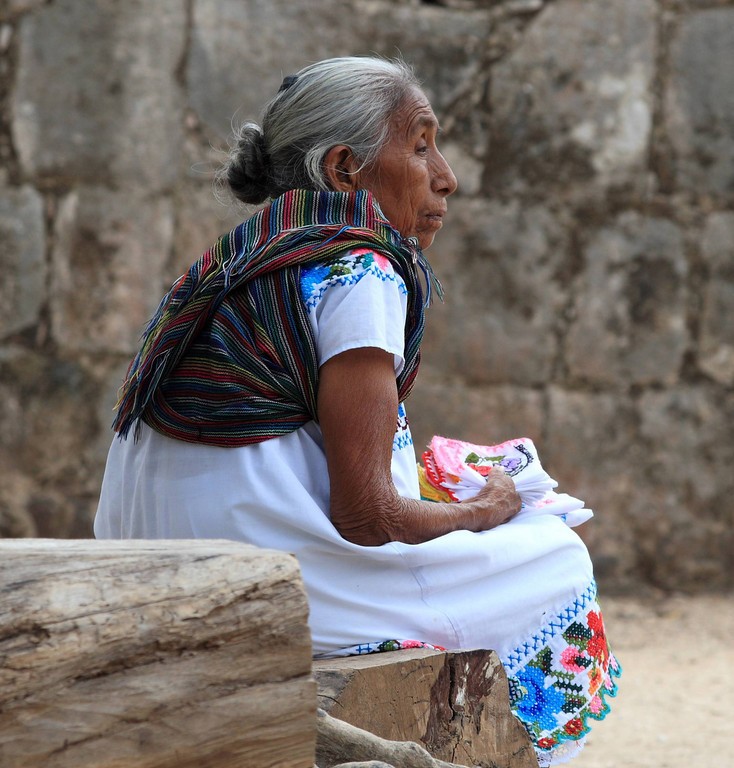 Vendedora maya de artesanías 